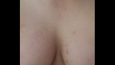 Mis padres me dejan sola con mi novio y me la mete bien rico