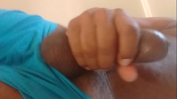 Batendo uma punheta pensando em voc&ecirc;. 