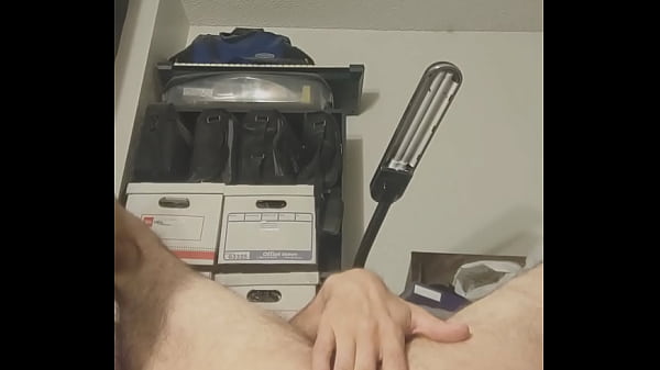 Luning up my cock hungry hole 