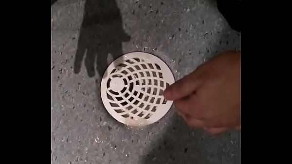 Salope beurette je lui crache ma sauce blanche