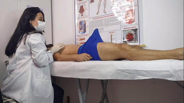 O pau levantou na frente da enfermeira