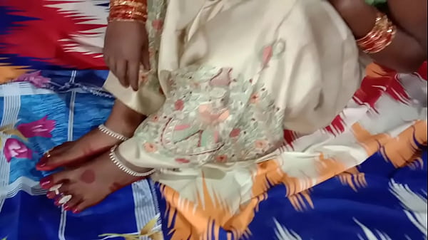 हिन्दू भाभी को मुस्लिम ने चोदा