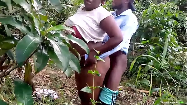 Sunny day outdoor fuck