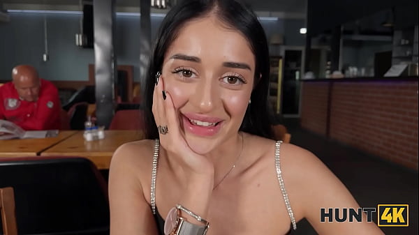 HUNT4K. Hunter found a pretty babe Ara Mix in a cafe and showed her real doggystyle  