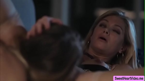 Macy Meadows didnt expect she will caught Serene Siren masturbating 