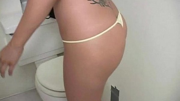 Beautiful-blowjob-babe-initiation 01