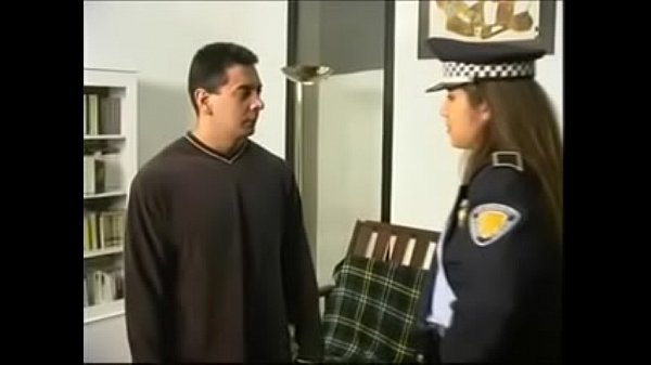 Sue&ntilde;o er&oacute;tico con la poli