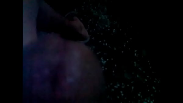 masturbandome viendo a la vecina