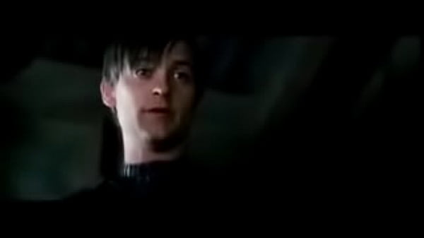 el hombre que ara&ntilde;a 3