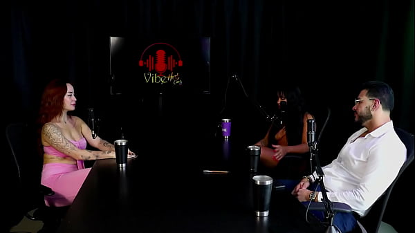 Safada most os peitos e rebola pro noivo depois de falar sobre a hipocrisia dos casais bsileiros - Casal Cherie (WATCH ON: SHEER/RED)