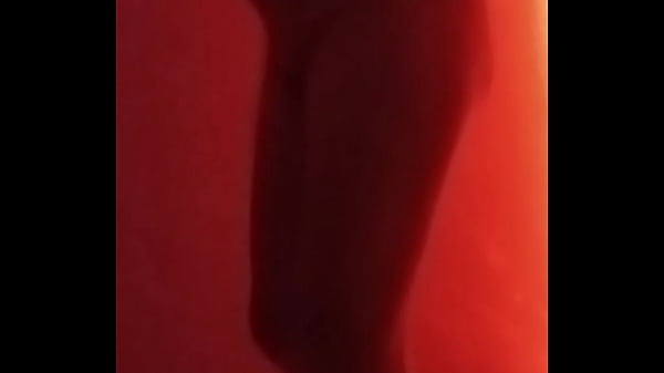 Marywife dan&ccedil;ando sem roupa  