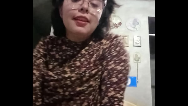 Maria se entrena para ser penetrada