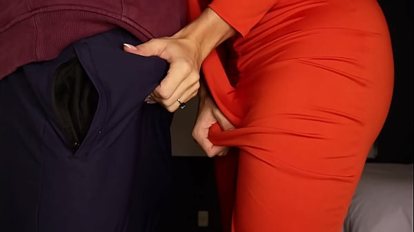 Ele pediu pra tirar a camisinha e sentir meu rabo pele na pele 