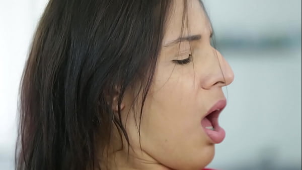 Tony Tigr&atilde;o chupa buceta gostosa da bunduda