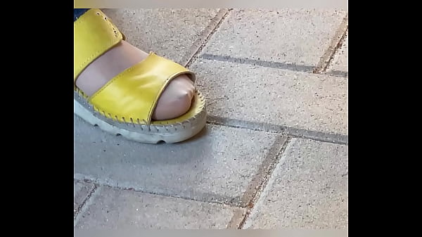 piedi in collant chiari  pantyhose  