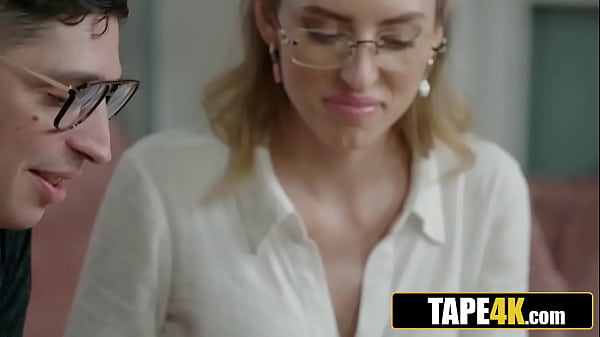 Clueless Geek is Lucky to Get His Ass Licked by Gorgeous College Babe 