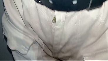 Pa&ntilde;al de tela orinado con pantalon puesto y doble orgasmo
