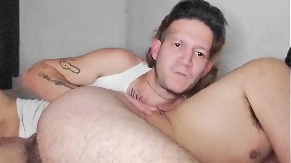 El chacal Colombiano le di&oacute; una MANOSEADA al pasivo y lo hizo gemir de placer en esta PRIMERA PARTE 