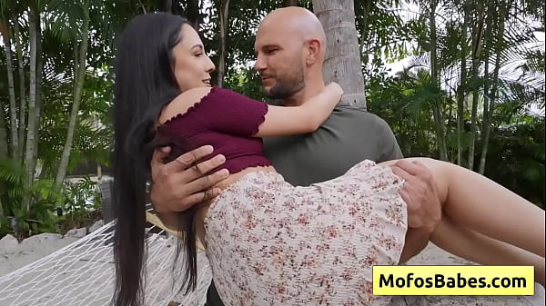 Lovely and hot blakc haired teenager cutie suck thick and massive dick