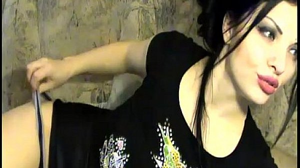 gorgeous european brunette fucking herself(1)