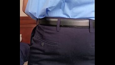 Profesor caliente se masturba en hotel 