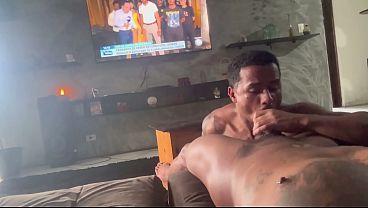 Meu marido Me mamou gostoso enquanto via jornal da tarde / He sucked me hot while watching the afternoon news  