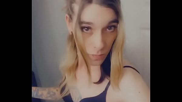 Pretty Shemale Likes To Play With Cock