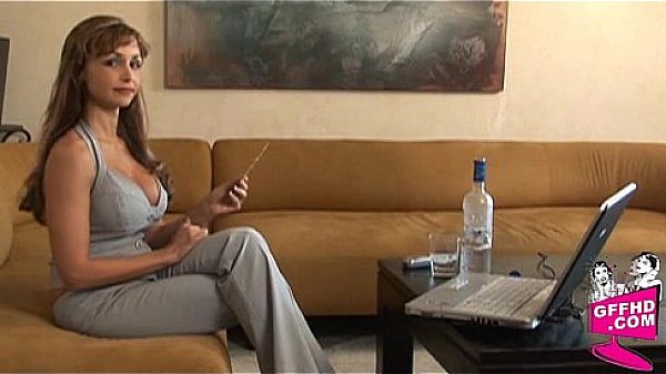 Girls having fun 0973