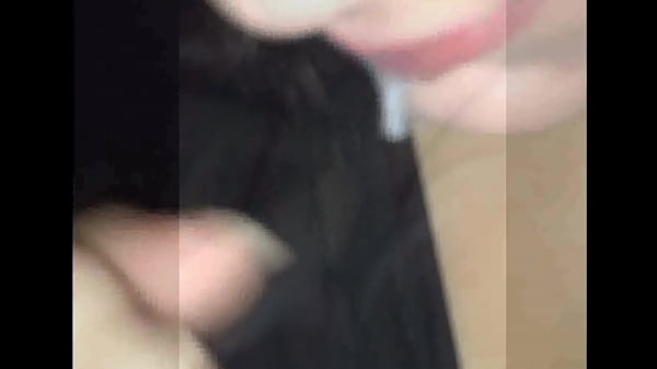 Escorrendo pela boca  