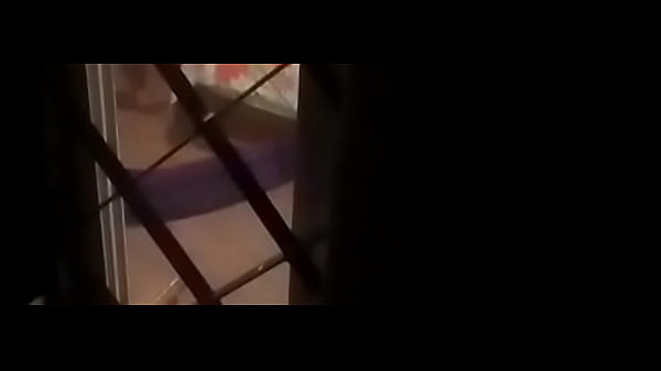 Espiando a la vecina