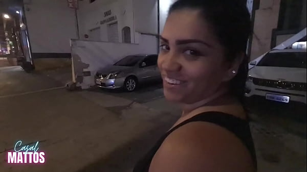 Fui na academia fiquei suadinha e com vontade de receber leitinho no meu cu