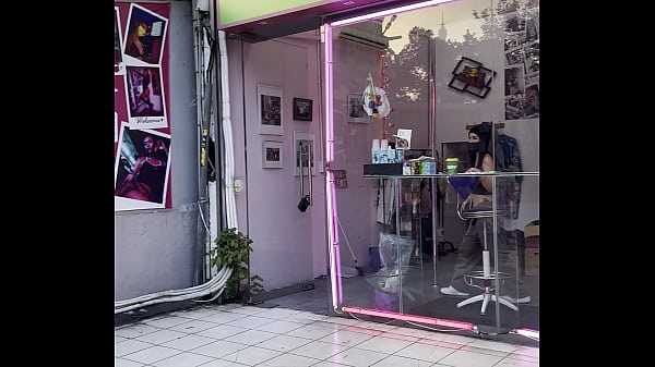 Did you know Taiwan has hot betel nut girls?