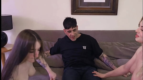 Swinger Caf&eacute;: Horns and Morning Passion  