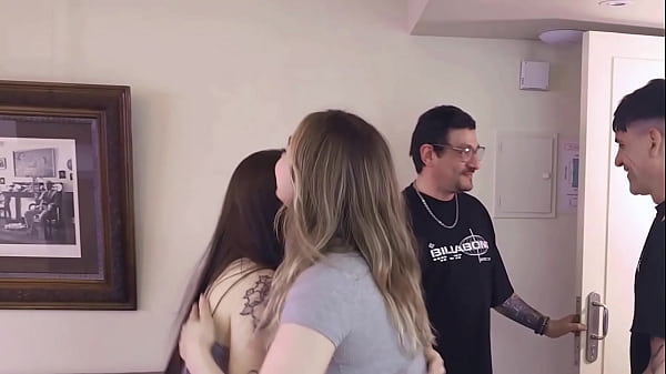 Swinger Caf&eacute;: Horns and Morning Passion