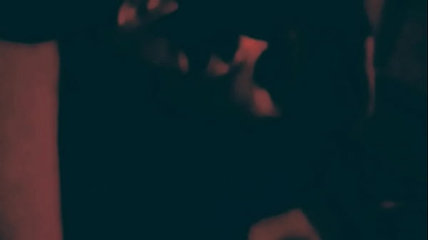 Jovencita chupa la vergota