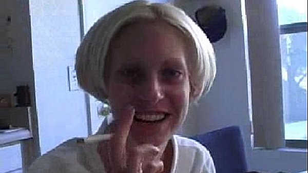 Porn outtakes: Male pornstar does golf ball tricks while jerking off 