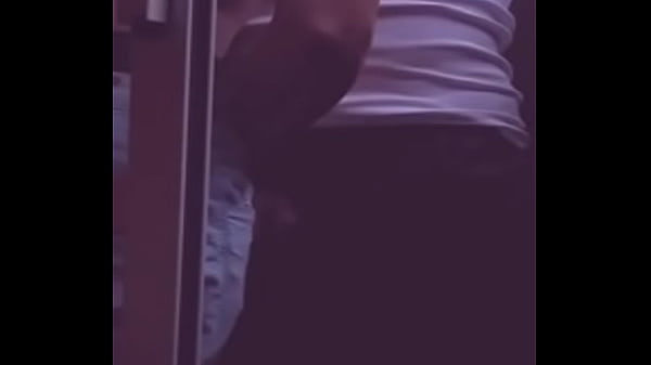 mi cu&ntilde;ado y yo follamos a escondidas en tremenda peda en la fiesta