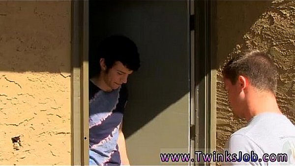 Gay fuck Drake Mitchell is a physical therapist with wandering mitts 