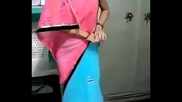 Hot and SEXY bhabhi dance