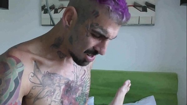 גבר ישראלי עם זין ענק מזיין את השליח  