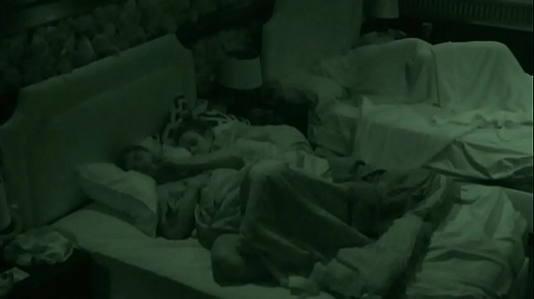 BB19 USA : Matt and Raven Handjob #2