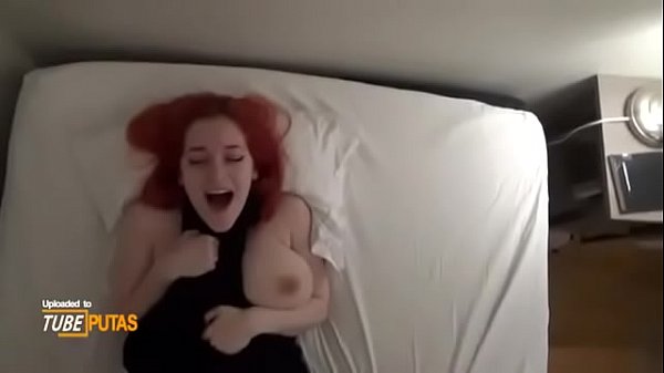 Tight redhead babe gets her big ass oiled up - Tubeputas