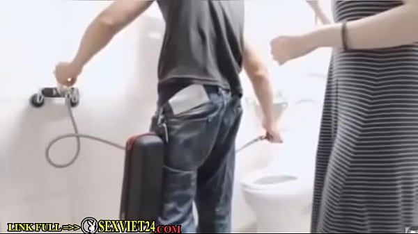 Địt bạn g&aacute;i xinh đẹp trong nh&agrave; tắm 