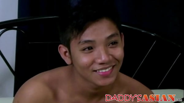 Asian twink humped bareback by Daddy 
