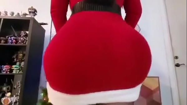 Hembra  con traje de santa