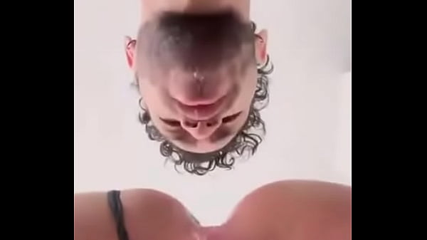 Cada vez que voy al consultorio del doctor me pone el culo para una buena chupada 