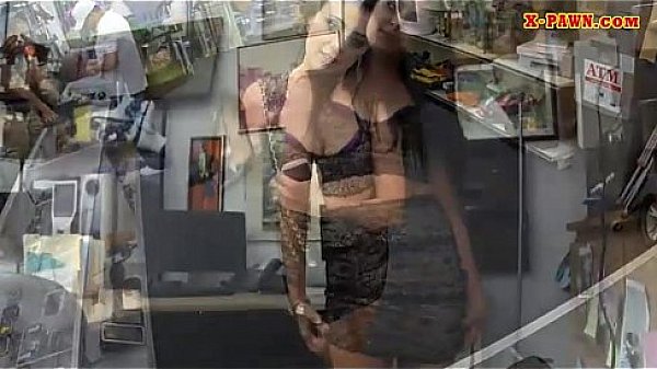 Hot amateur slut try to sell her ring and fucked by pawn guy  