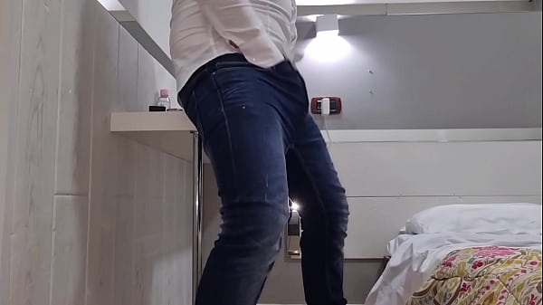 SEGA RAGAZZO SEXY | SBORRATA INTENSA E CAZZO ENORME ITALIANO - GEME E GODE SEGANDOSI FINO A SBORRARE COL SUO GROSSO PISELLO