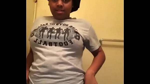 Ouuu loom at the fat pussy lightskin  