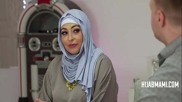 MILF In Hijab's Vacation Temptation